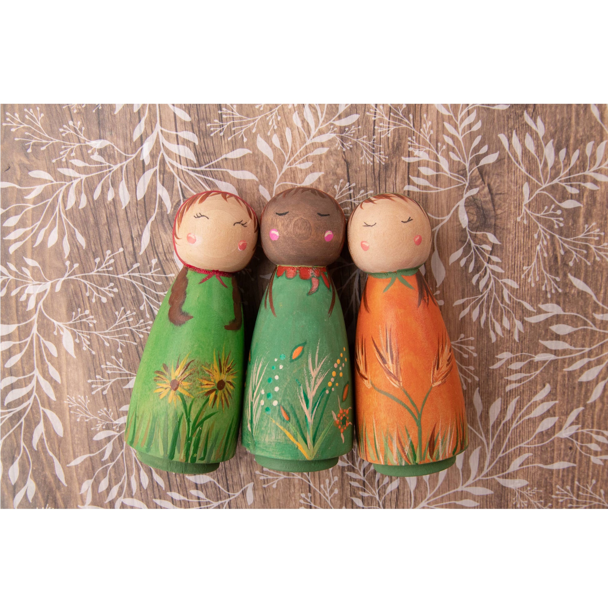 Peg dolls painted, waldorf peg dolls, peg dolls etsy, peg dolls ideas, wooden peg dolls, grimms peg dolls, large peg dolls, rainbow peg dolls, etsy peg dolls, peg wooden dolls, open ended toys, Montessori open ended toys, minimalist open ended toys, wooden open ended toys, open ended toys for 5 year olds, open ended toys for 3 year olds, best waldorf toys, waldorf toys for 3 year old, wooden waldorf toys, imaginative play toys, , imaginative play toys for 5 year olds, wooden imaginative play toys