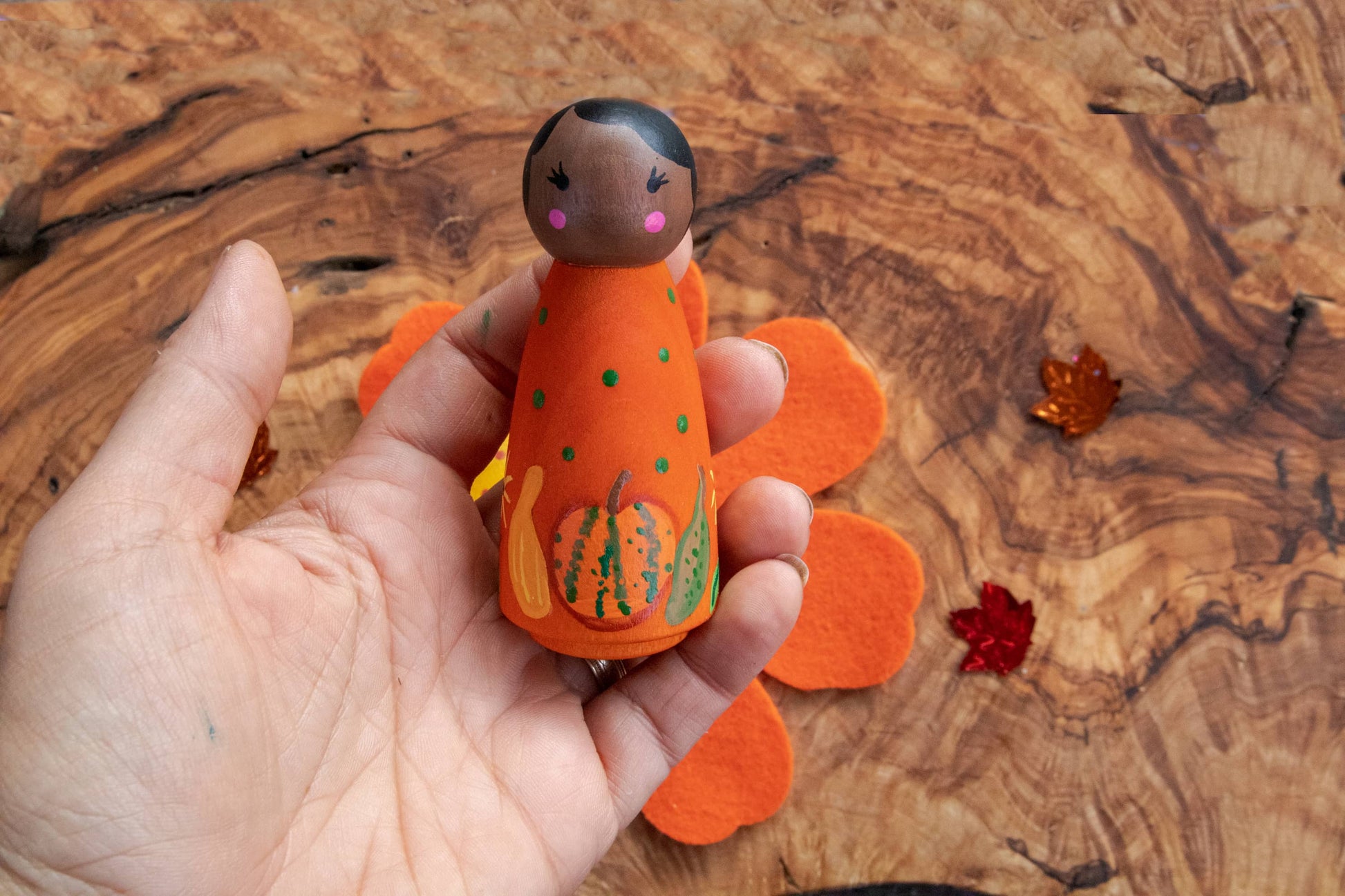  Peg dolls painted, waldorf peg dolls, peg dolls ideas, wooden peg dolls, dolls, etsy peg dolls, peg wooden dolls, open ended toys, Montessori open ended toys, minimalist toys, wooden open ended toys, open ended toys for 5 year olds, open ended toys for 3 year olds, best waldorf toys, waldorf toys for 3 year old, imaginative play toys, imaginative play toys for 5 year olds, wooden imaginative play toys, Montessori Toys, Fall sensory kit, fall sensory bin