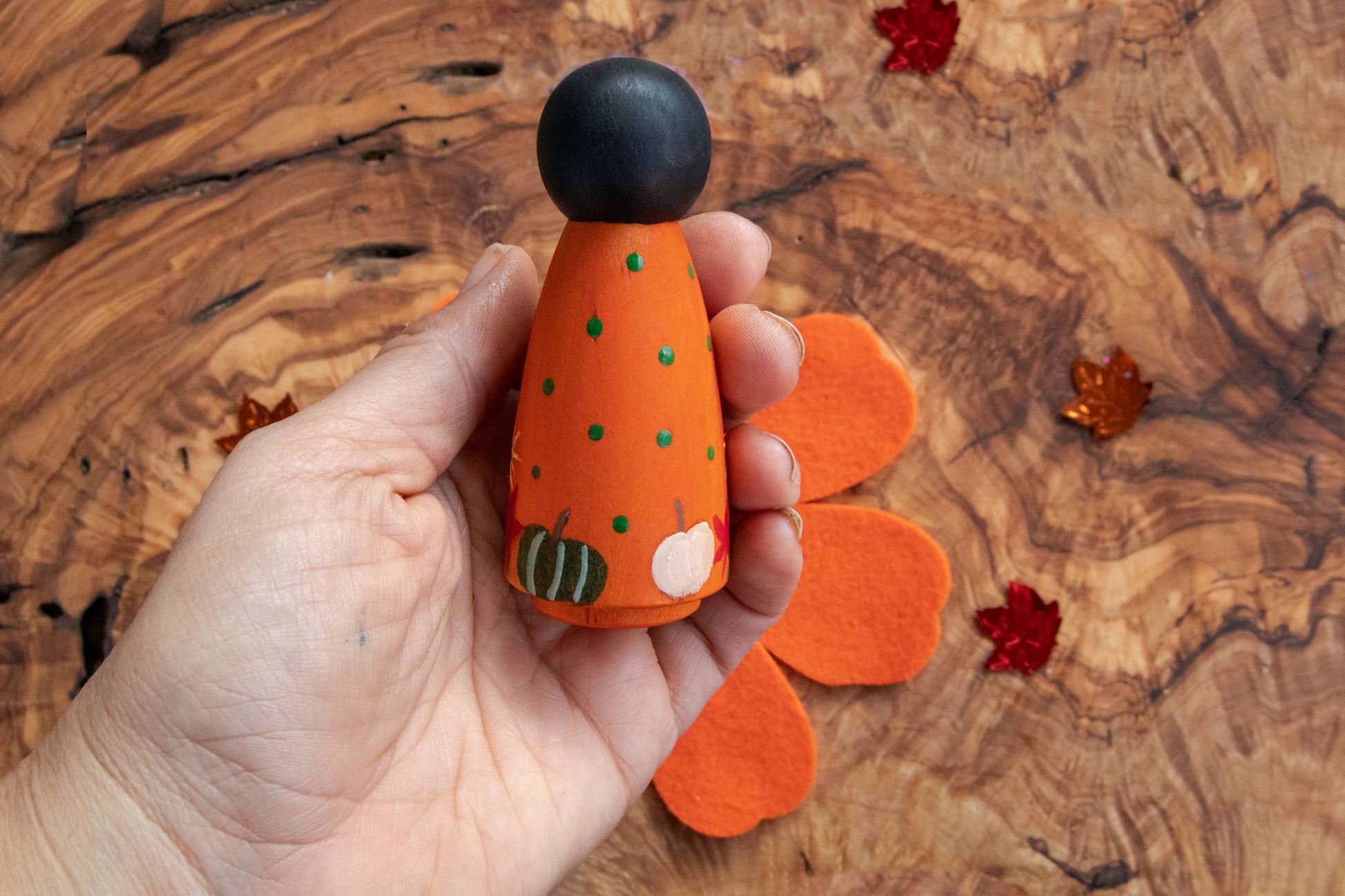  Peg dolls painted, waldorf peg dolls, peg dolls ideas, wooden peg dolls, dolls, etsy peg dolls, peg wooden dolls, open ended toys, Montessori open ended toys, minimalist toys, wooden open ended toys, open ended toys for 5 year olds, open ended toys for 3 year olds, best waldorf toys, waldorf toys for 3 year old, imaginative play toys, imaginative play toys for 5 year olds, wooden imaginative play toys, Montessori Toys, Fall sensory kit, fall sensory bin